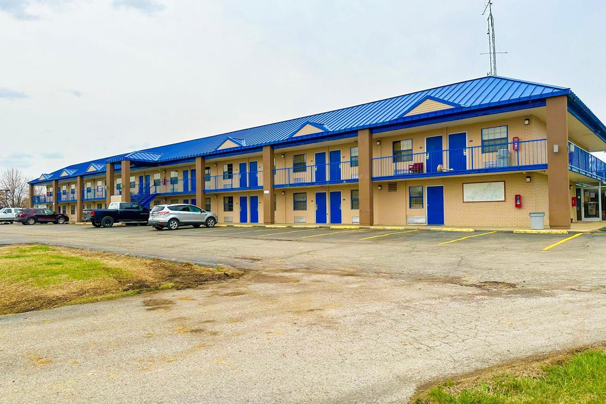 Happy Stay Inn Madisonville I-69 By Oyo Exterior photo
