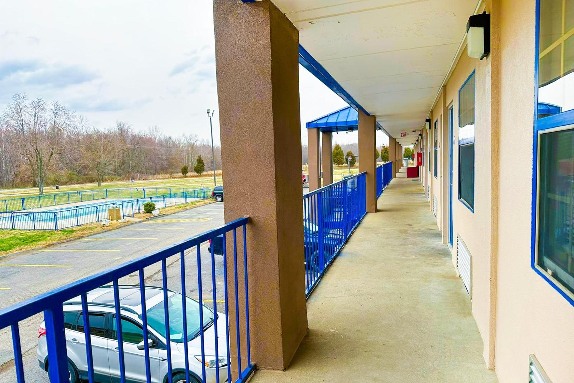 Happy Stay Inn Madisonville I-69 By Oyo Exterior photo