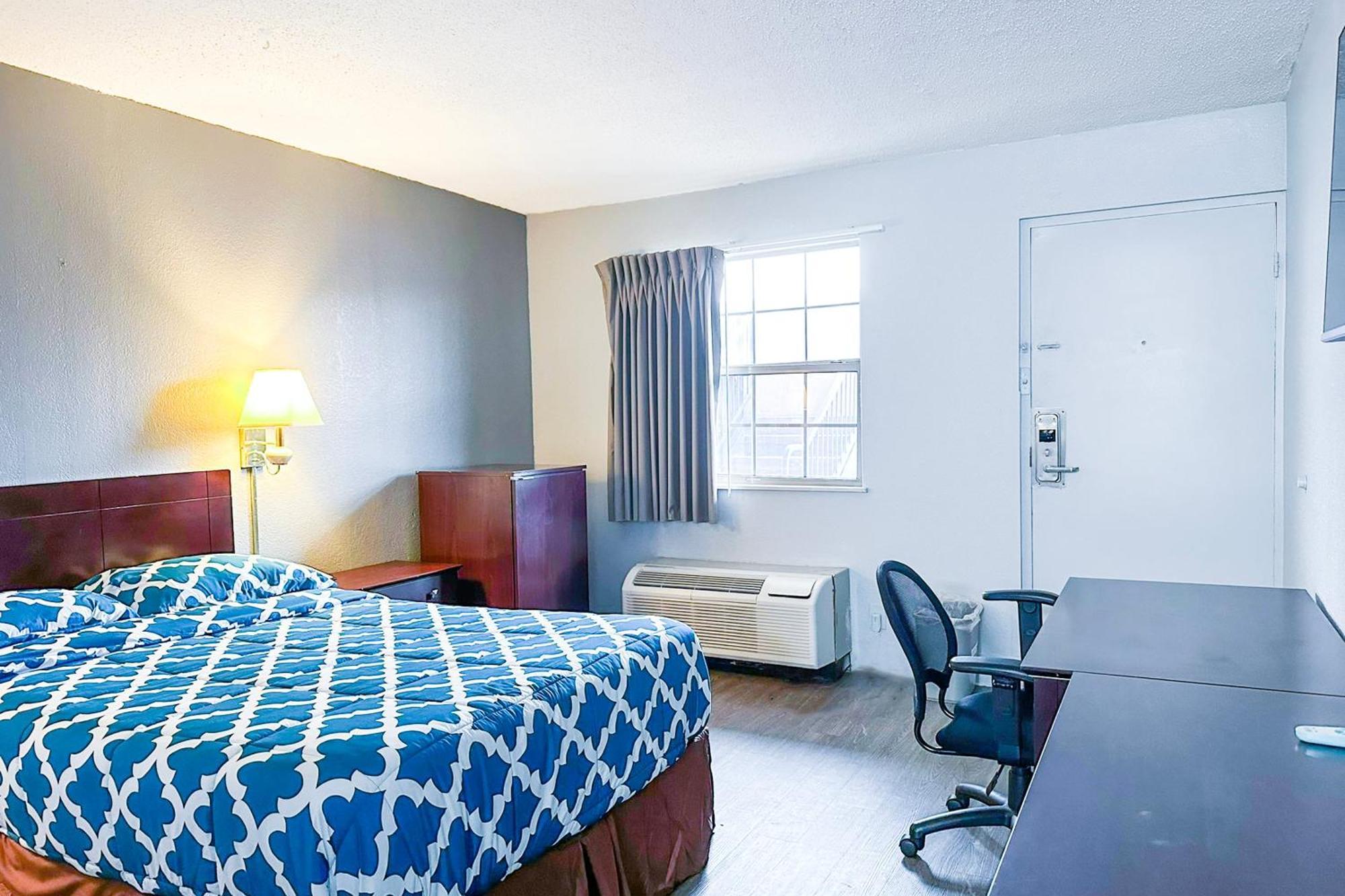 Happy Stay Inn Madisonville I-69 By Oyo Exterior photo