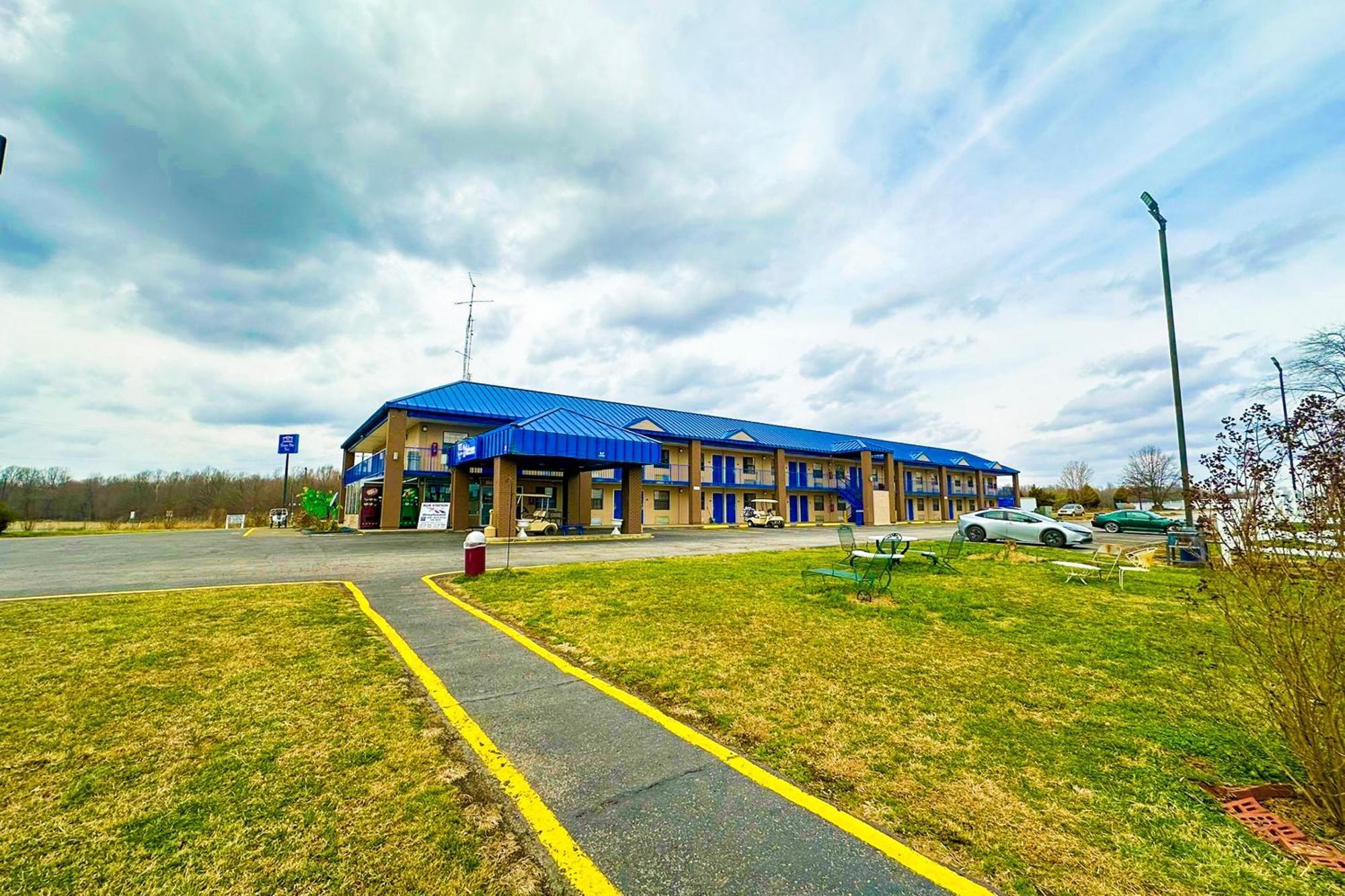 Happy Stay Inn Madisonville I-69 By Oyo Exterior photo